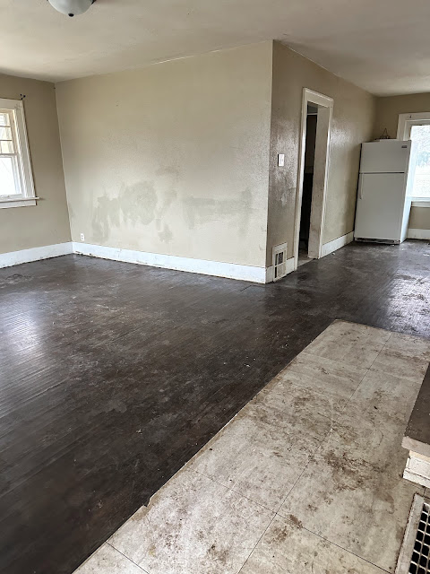 1434 E Clay St - Photo 3 of 9