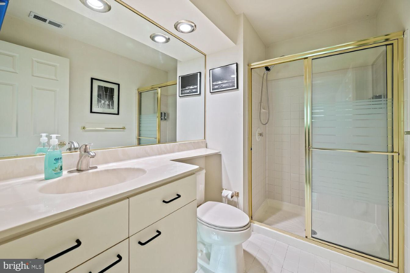 403 Talon Ct - Photo 2 of 3