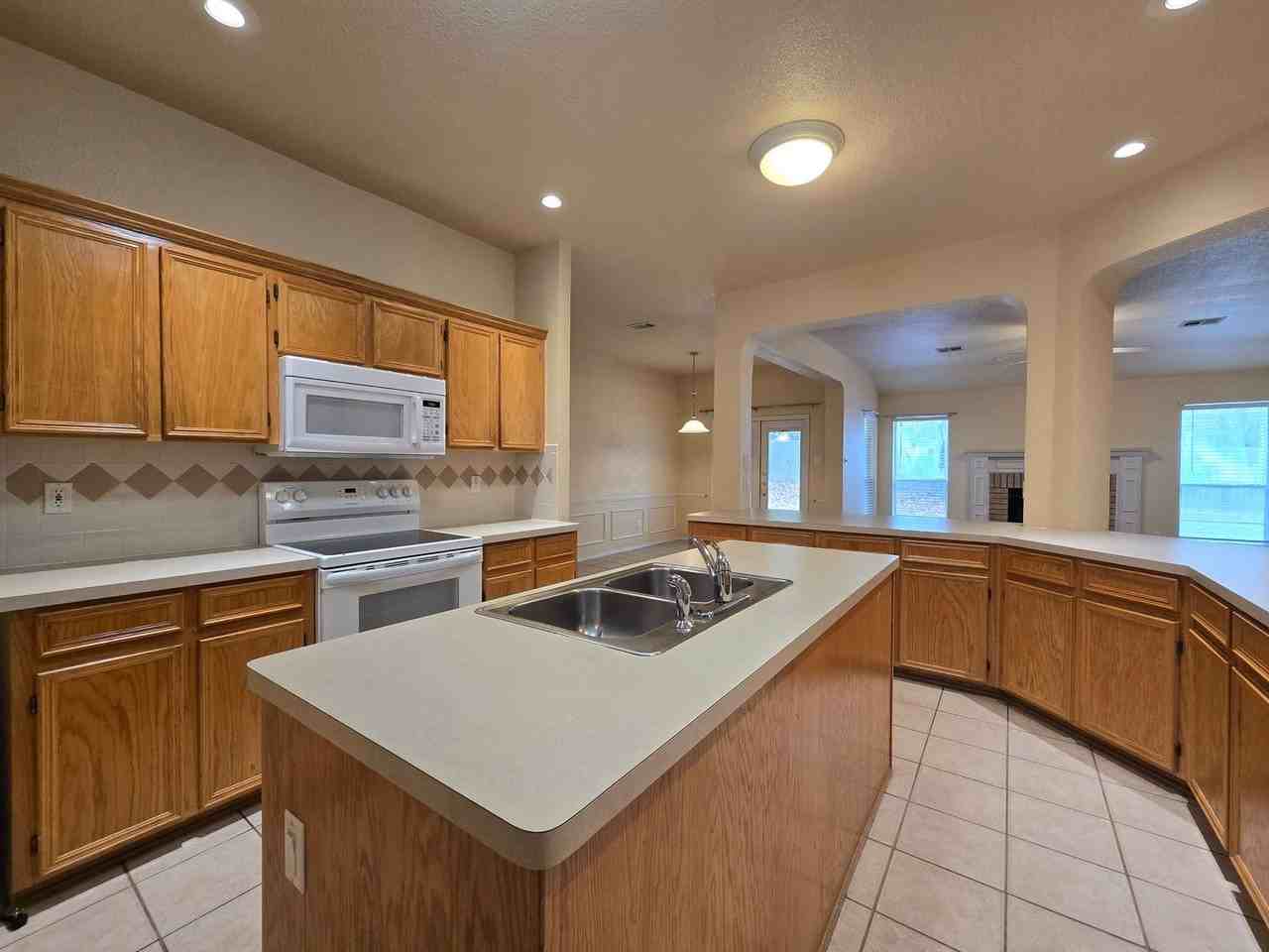 108 Wickiup Trl - Photo 3 of 26