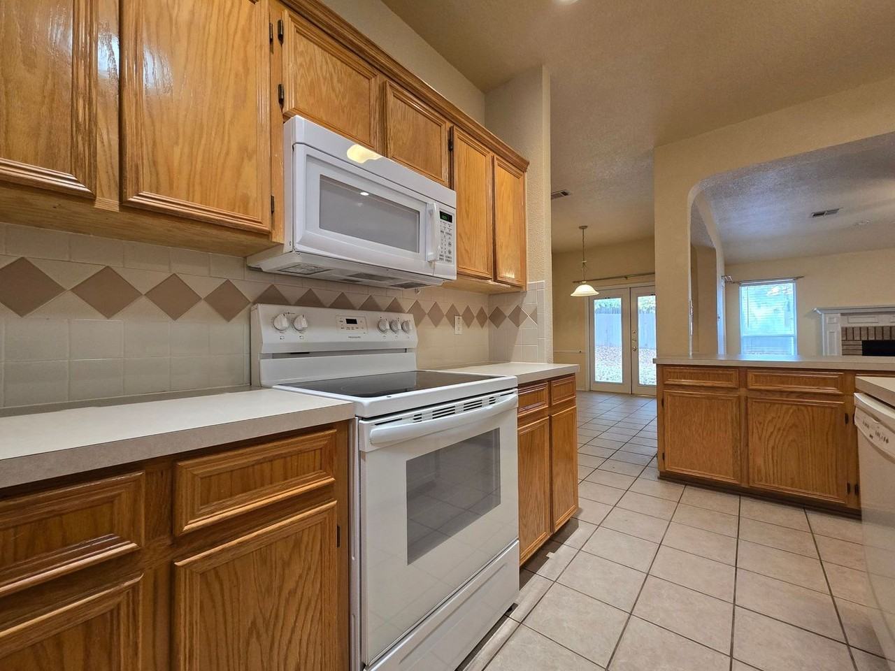 108 Wickiup Trl - Photo 4 of 26