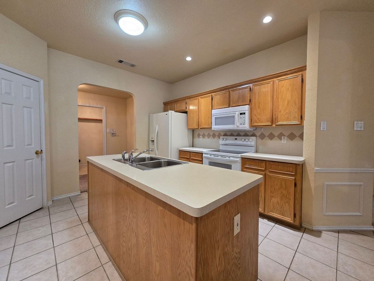 108 Wickiup Trl - Photo 5 of 26