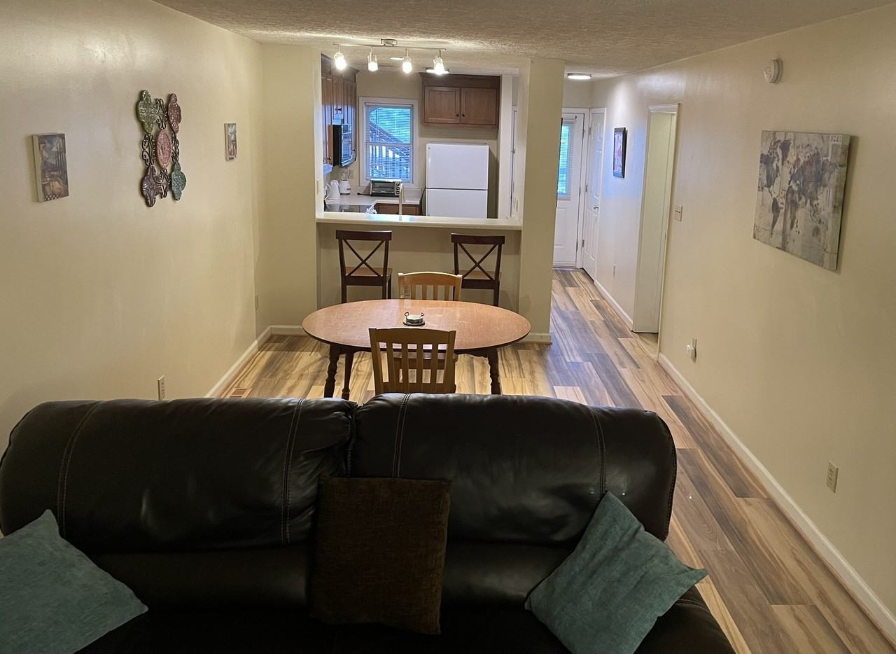 800 Meadowview Dr #3 - Photo 4 of 12