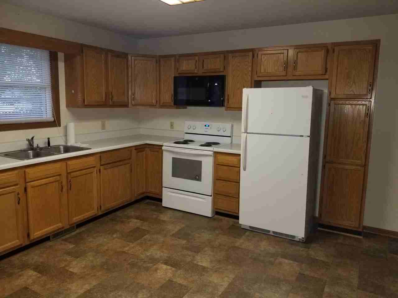 1112 Oakview Dr #1106 - Photo 6 of 12