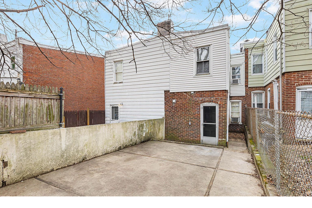 1315 Cedar St - Photo 5 of 8