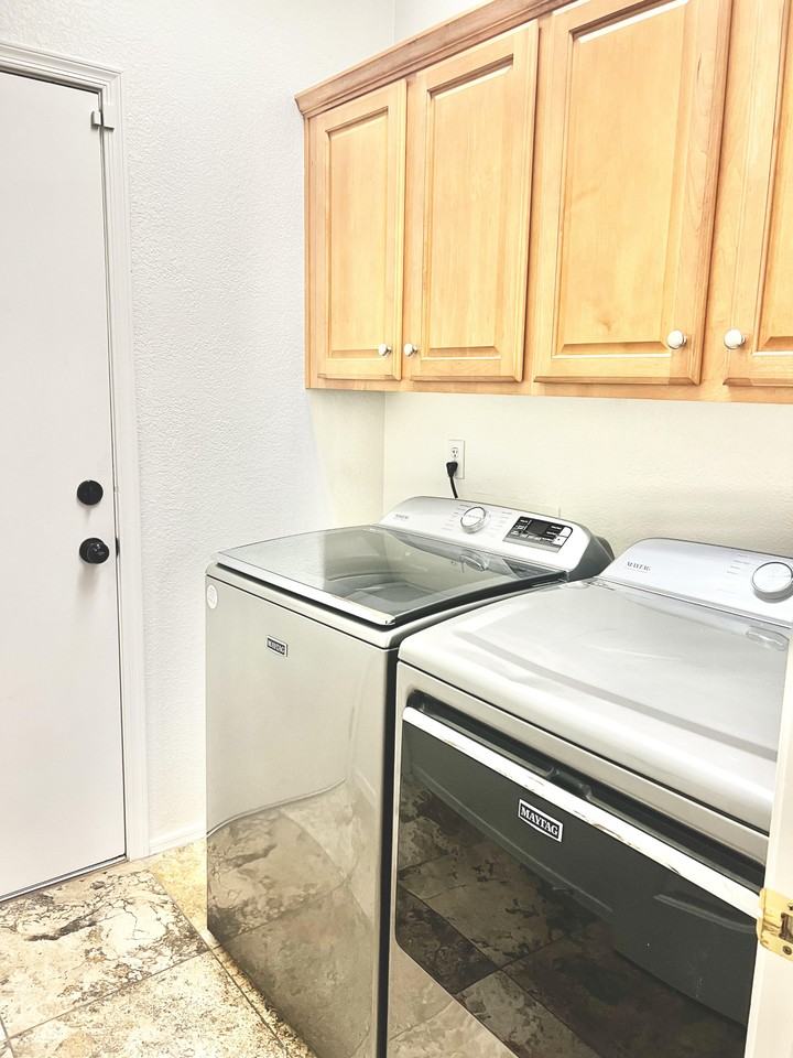 West Cypress Street - Photo 4 of 34