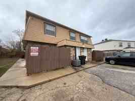 featured image of 2304 Wales Cir #B
