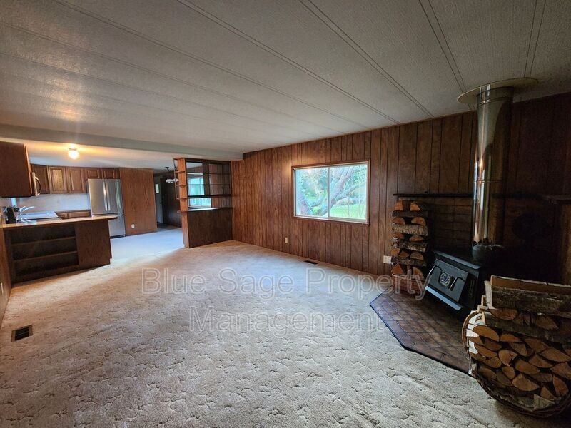 241 Evans Rd - Photo 5 of 33