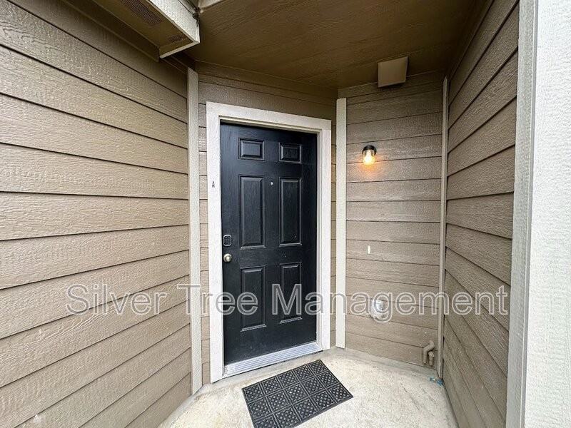 2914 Jones St #A - Photo 3 of 27
