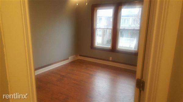 123 Leroy St - Photo 2 of 12