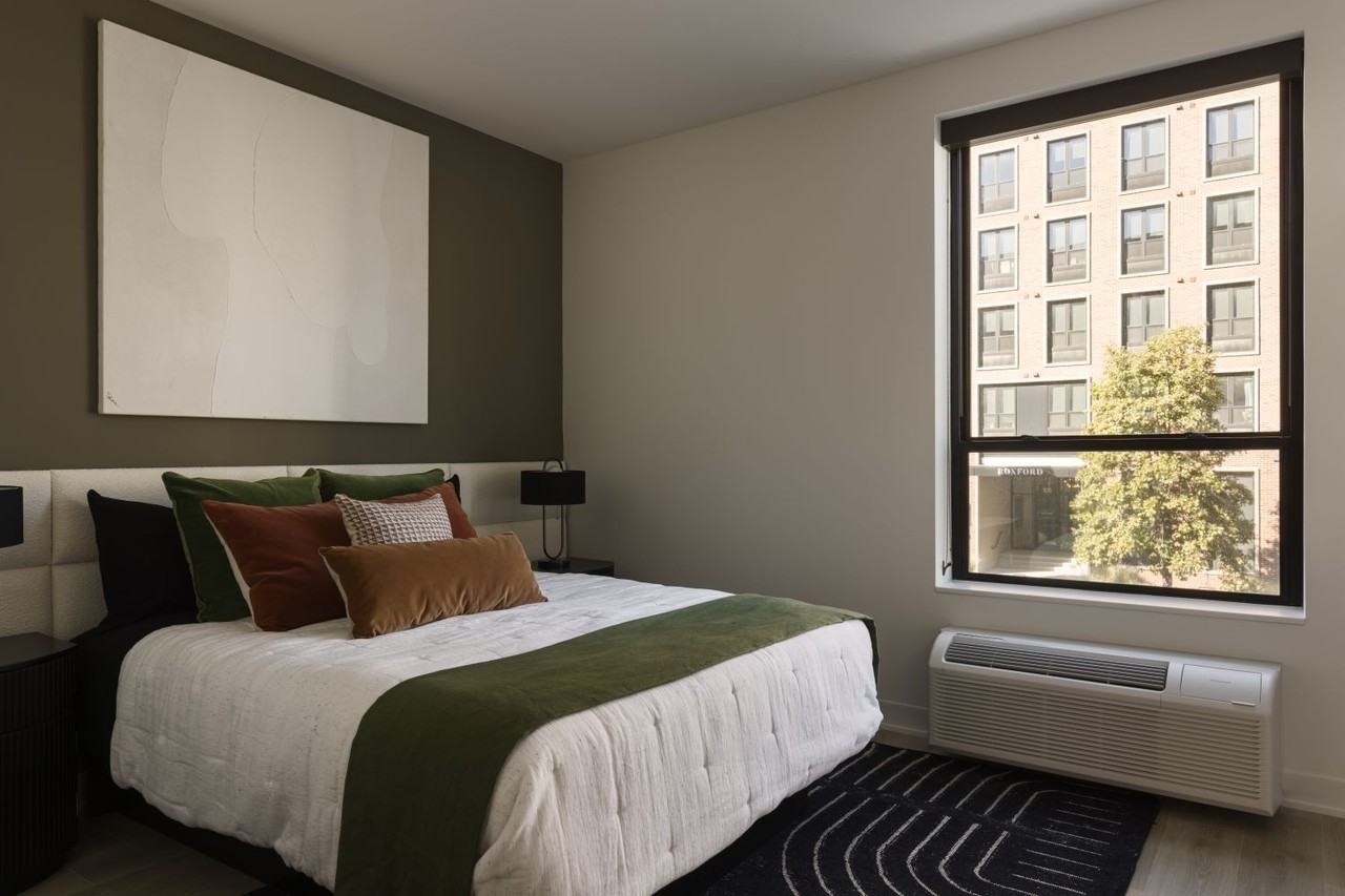 Senate at The Crosswalks - Photo 5 of 50