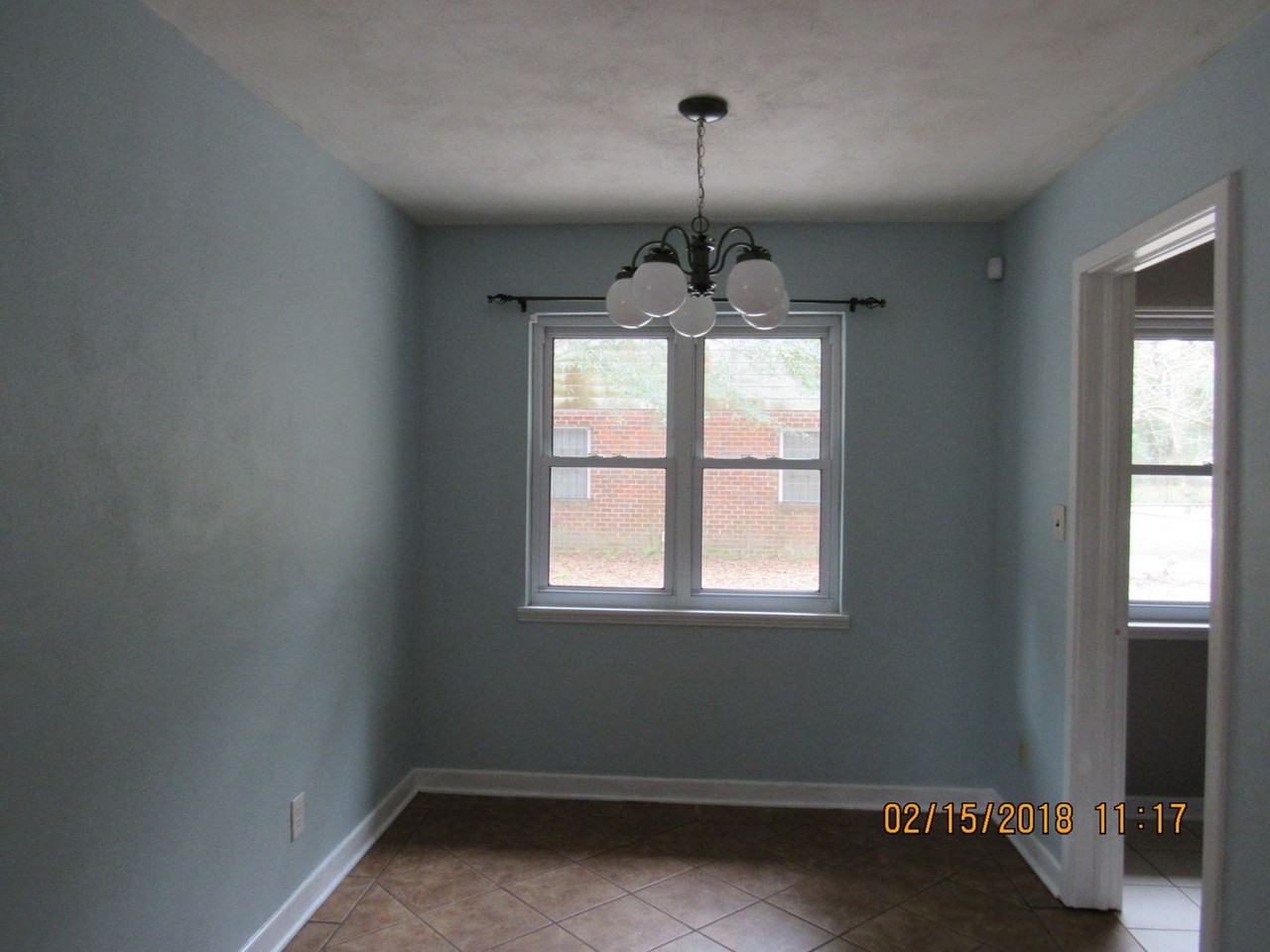 2118 Mathis Dr - Photo 3 of 14