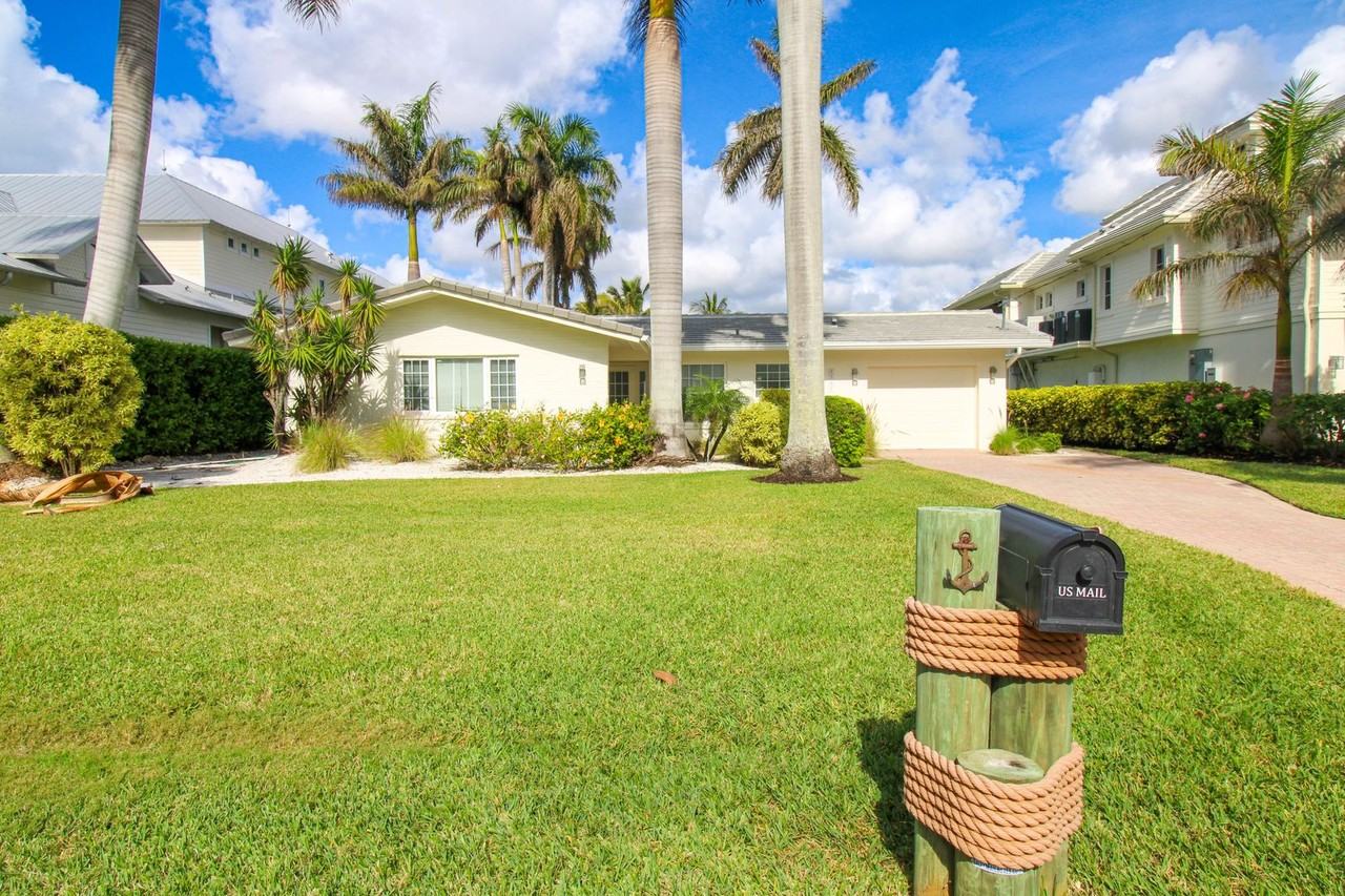 1353 Pelican Ave - Photo 2 of 42