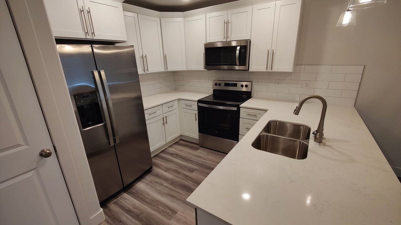 3910 S 3375 W - Photo 6 of 20