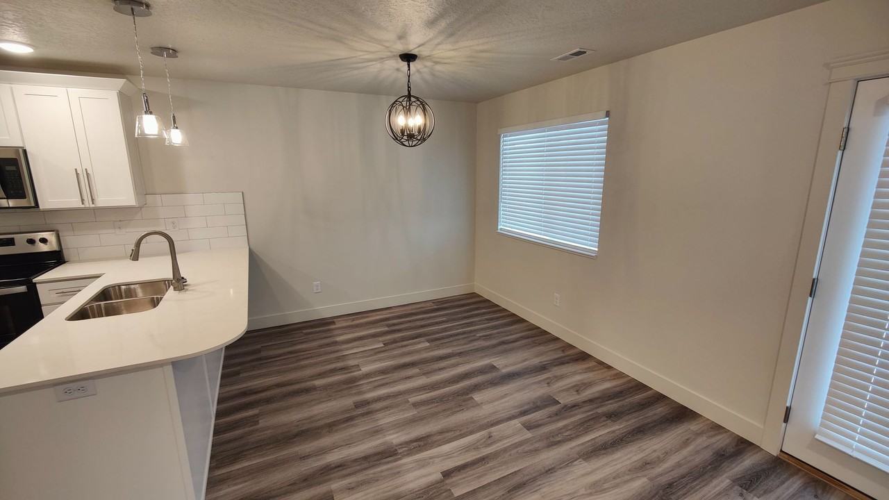 3910 S 3375 W - Photo 7 of 20