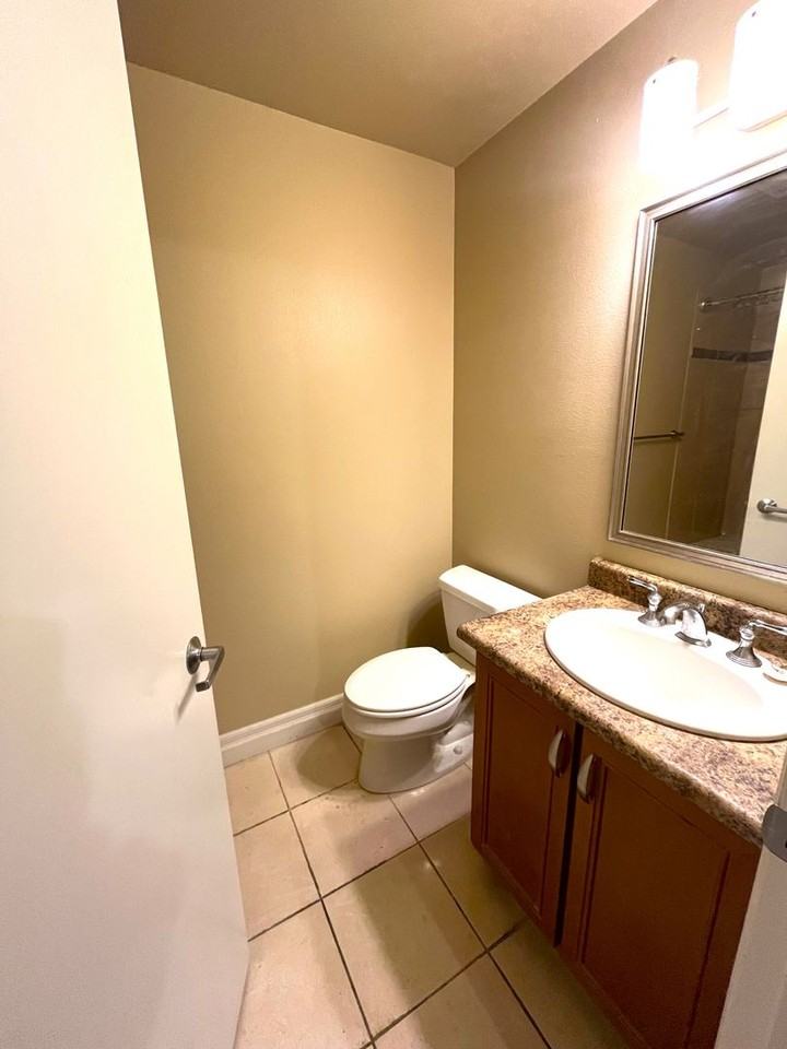 910 Harris Ave #408 - Photo 6 of 13