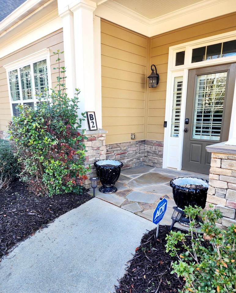 1141 Silverton Drive - Photo 2 of 20