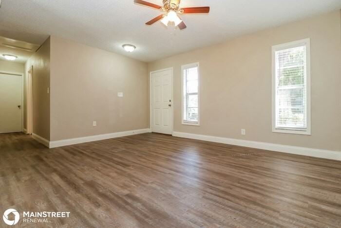 1157 Foxwood Dr - Photo 3 of 16