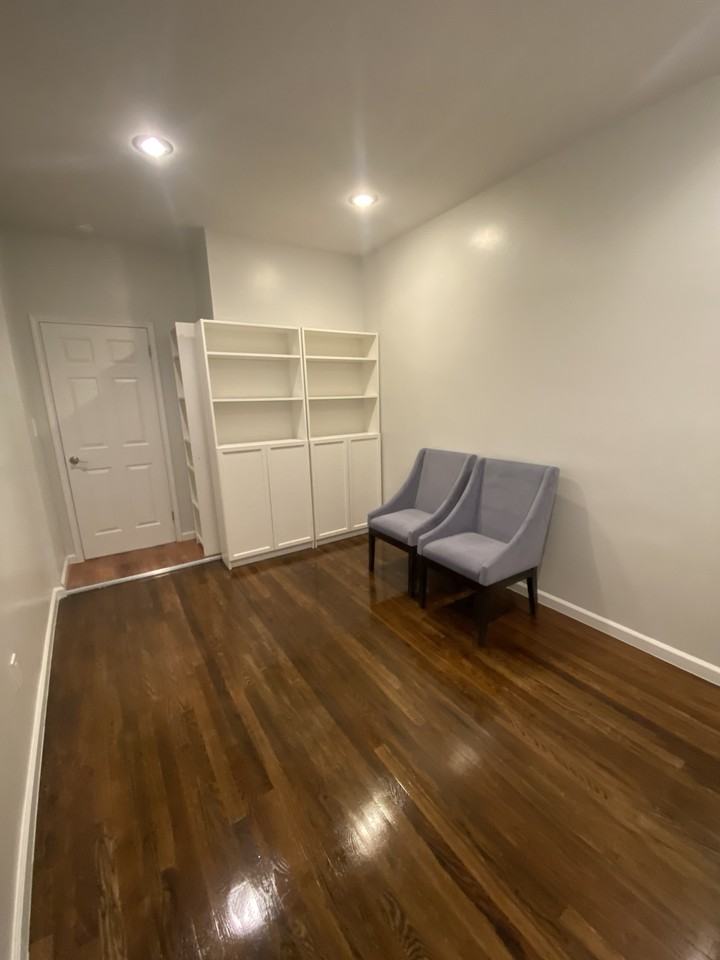 211 Avenue U 2f - Photo 3 of 10