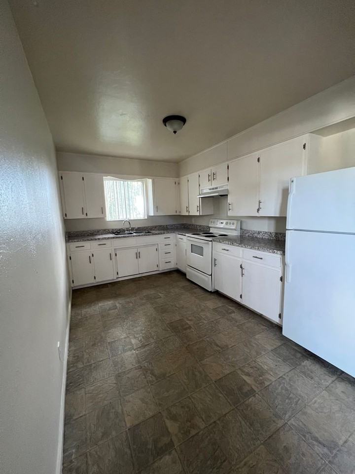 1575 Olive Ave #20 - Photo 4 of 12