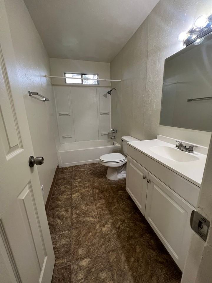 1575 Olive Ave #20 - Photo 7 of 12