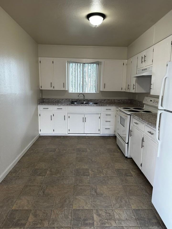 1575 Olive Ave #20 - Photo 3 of 12