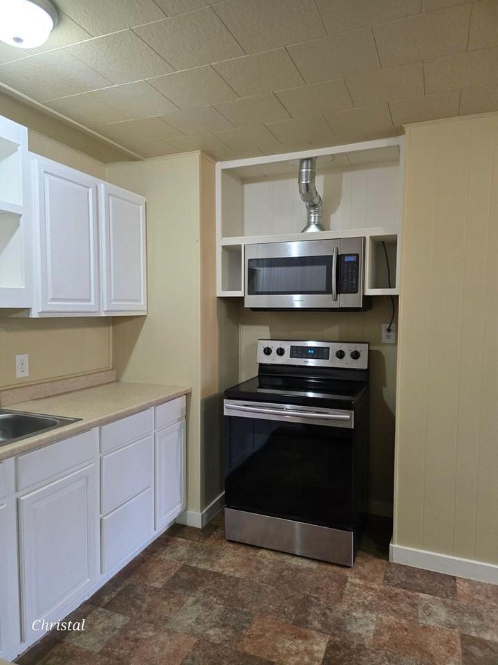 2531 Stephenson Ave #A - Photo 6 of 33