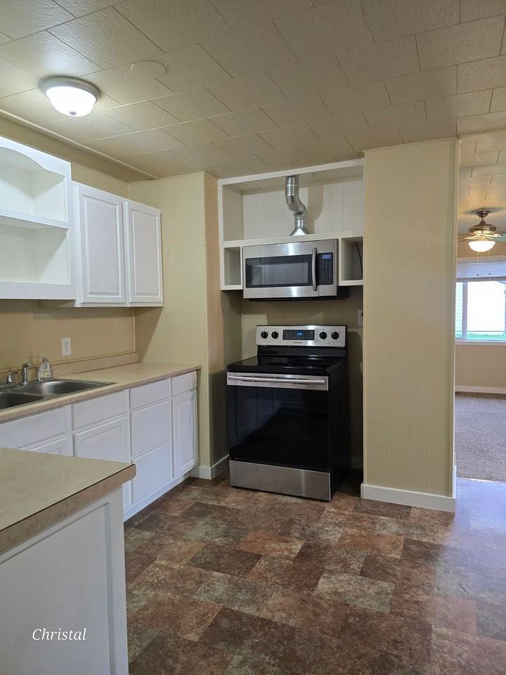 2531 Stephenson Ave #A - Photo 7 of 33