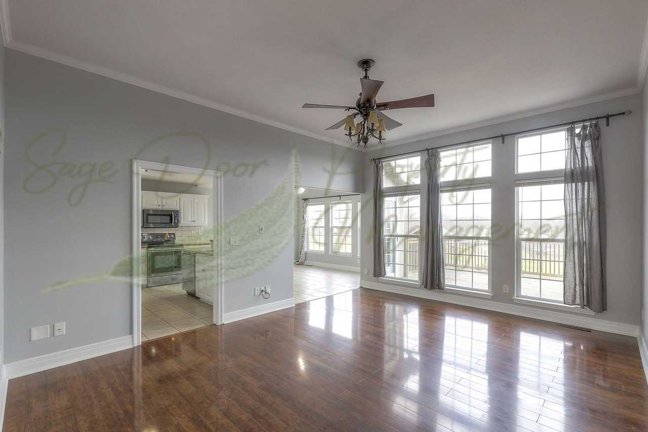 504 Nw Whitney Dr - Photo 7 of 50