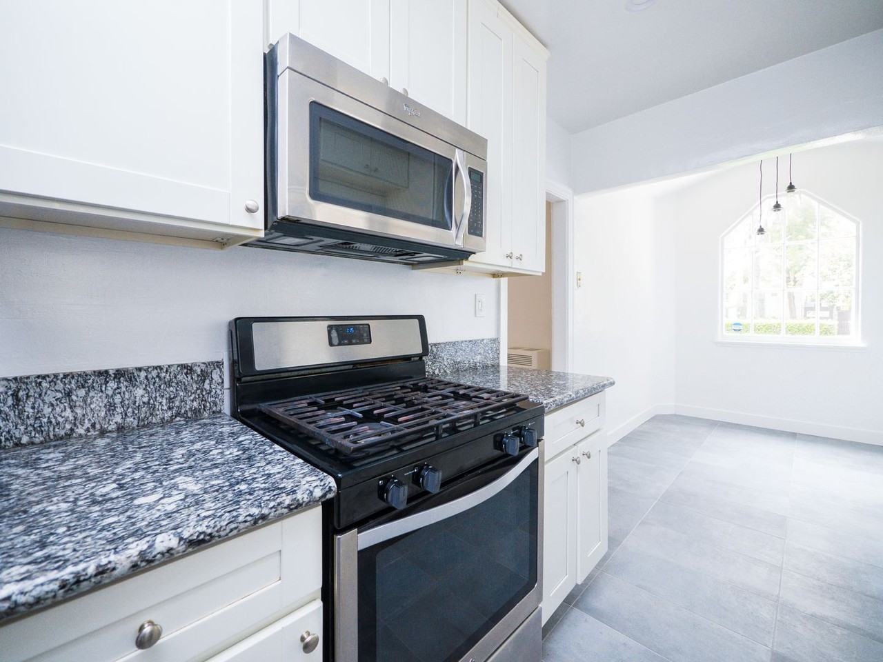 536 N Croft Ave - Photo 2 of 35