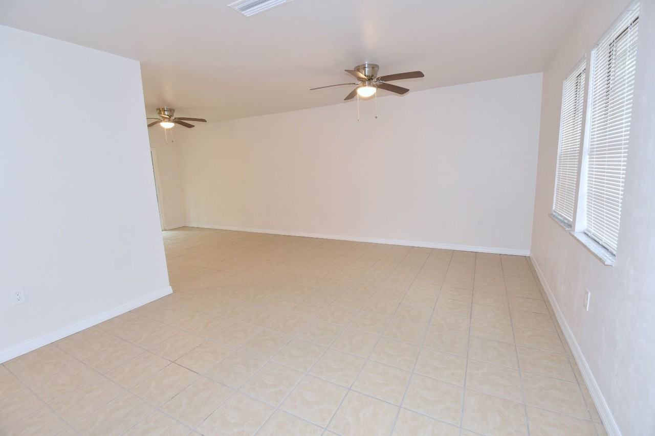 2035 Nw 33rd Ave - Photo 2 of 20