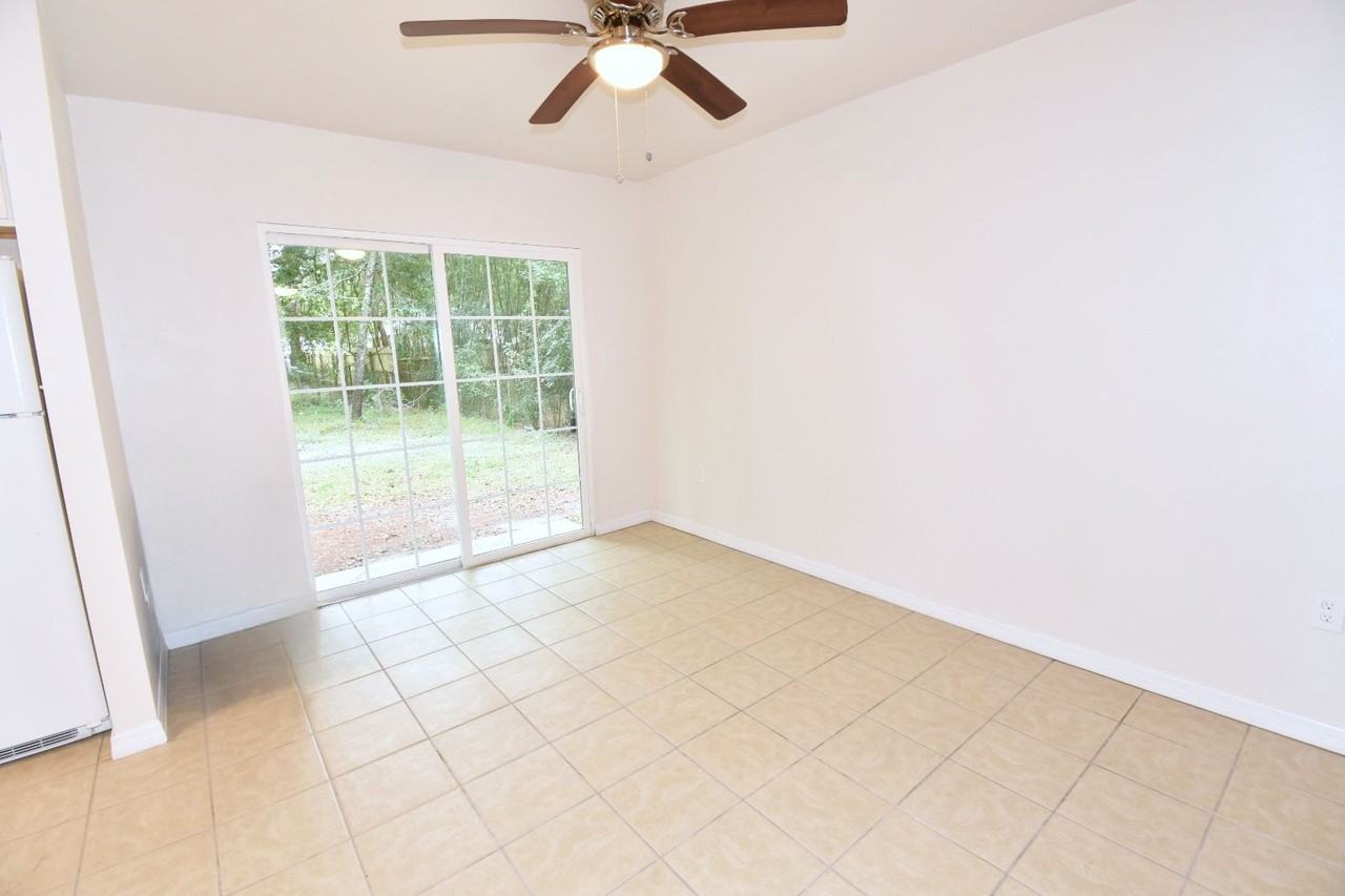 2035 Nw 33rd Ave - Photo 3 of 20