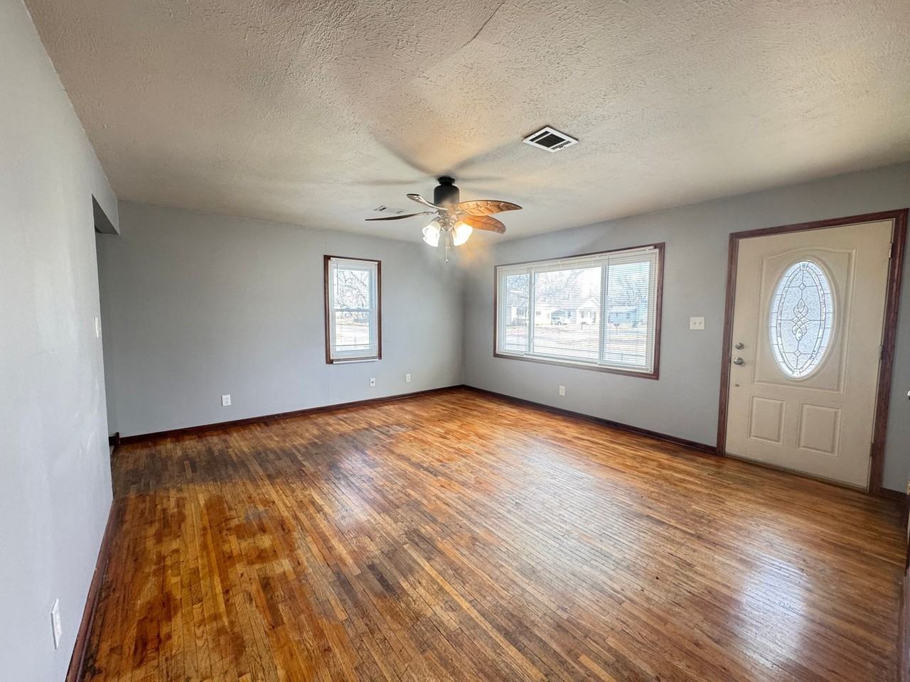 219 Hoagland St - Photo 3 of 18