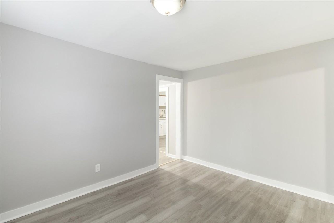 1224 E Bolton St - Photo 6 of 16