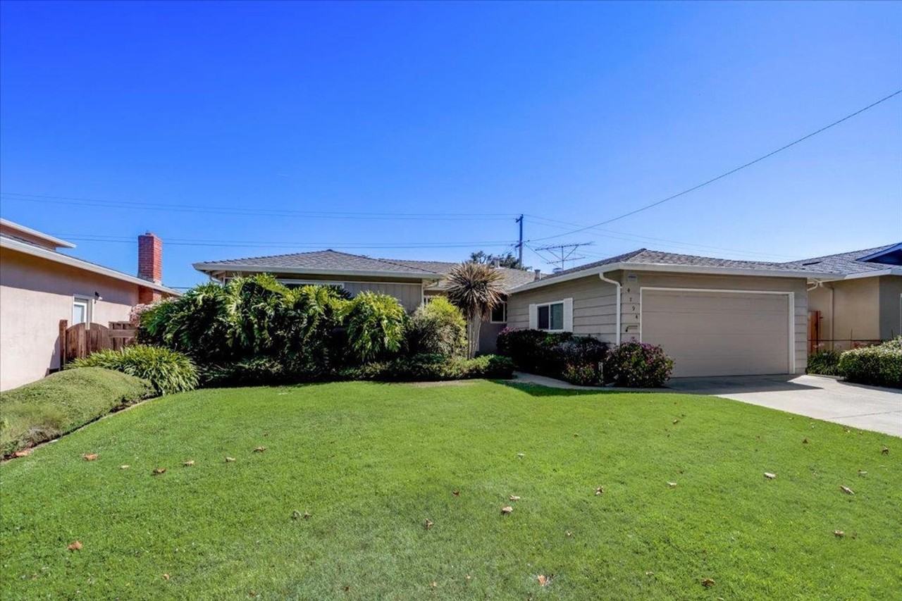 4794 Castlewood Dr - Photo 2 of 36