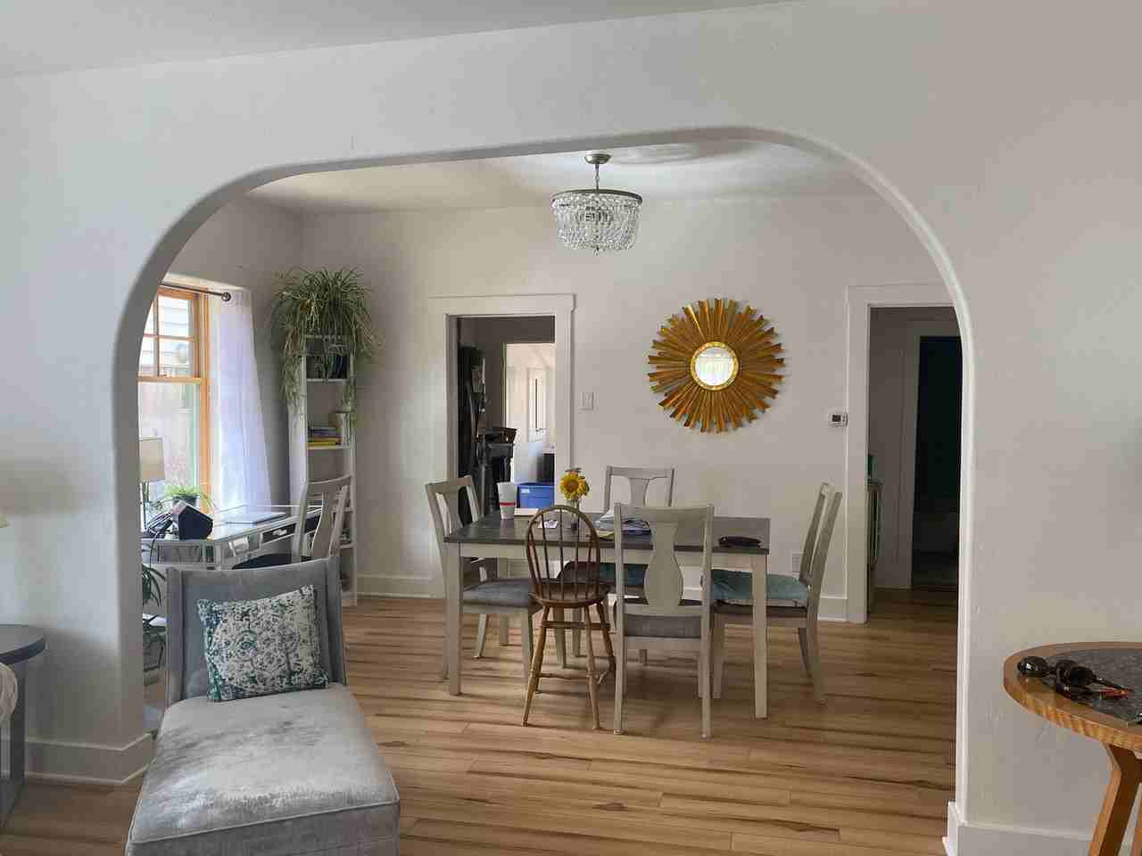 1019 Bennett Ave - Photo 2 of 13