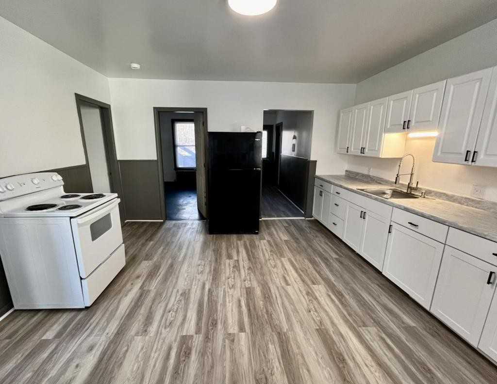 142 Oxford St Apt 2 #Apt 2