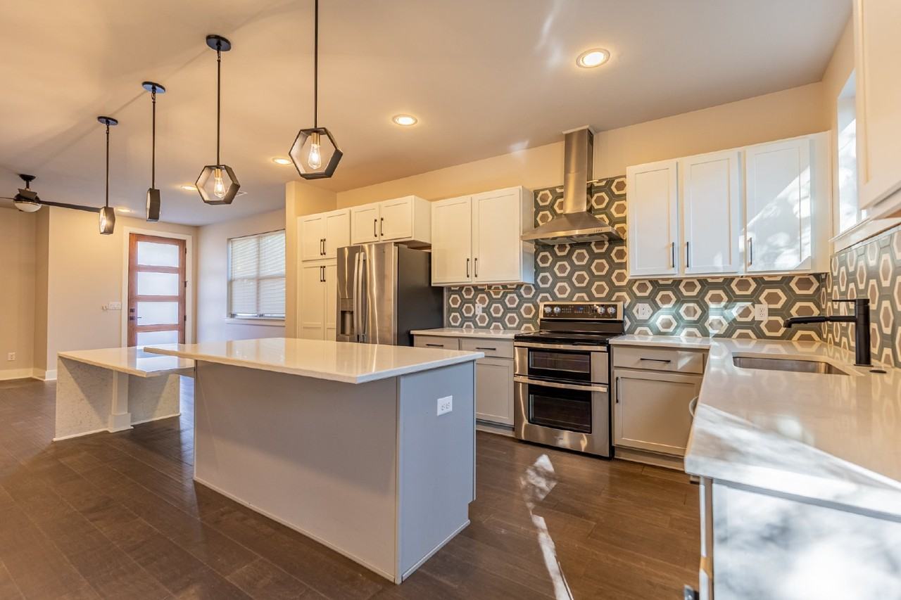 130 Rose Ln Unit 202 - Photo 6 of 46