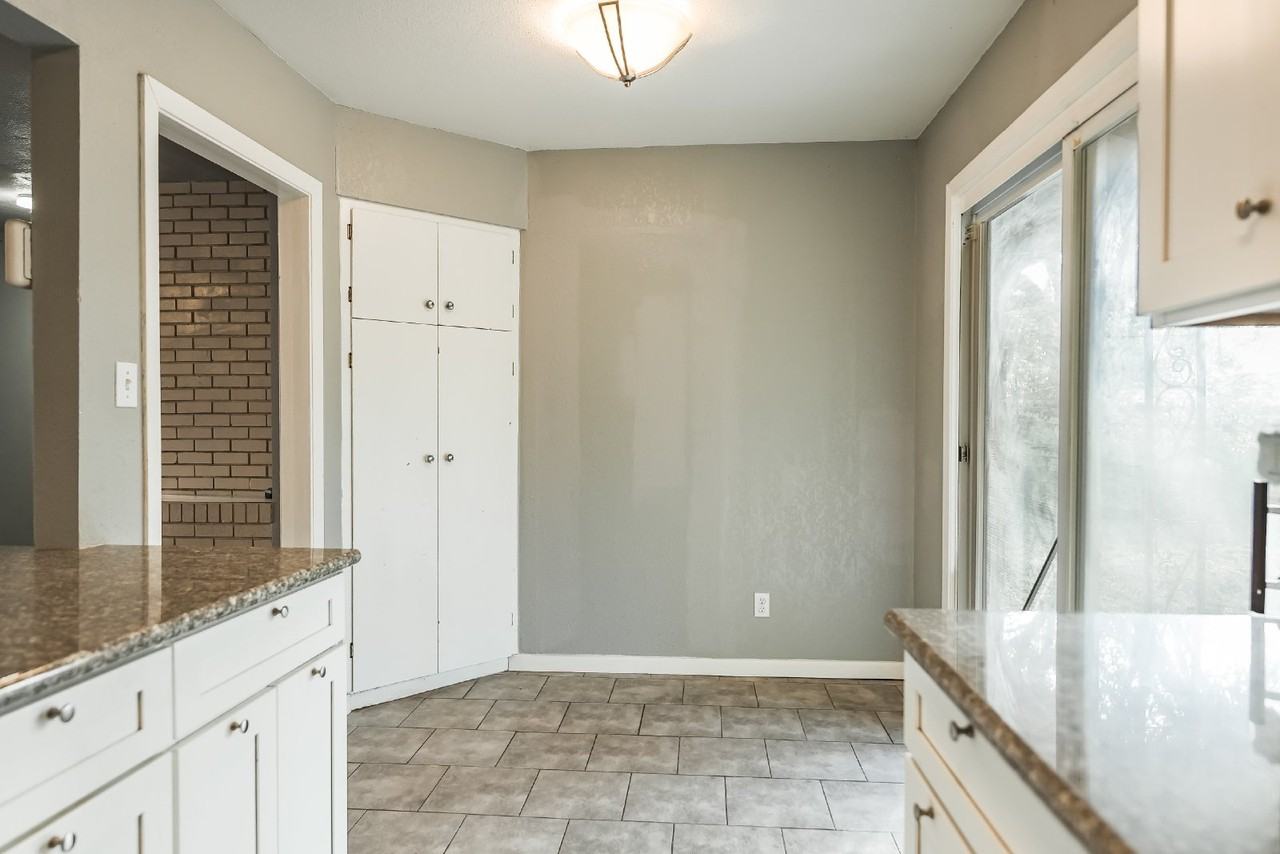 4534 Waikiki Dr - Photo 3 of 15