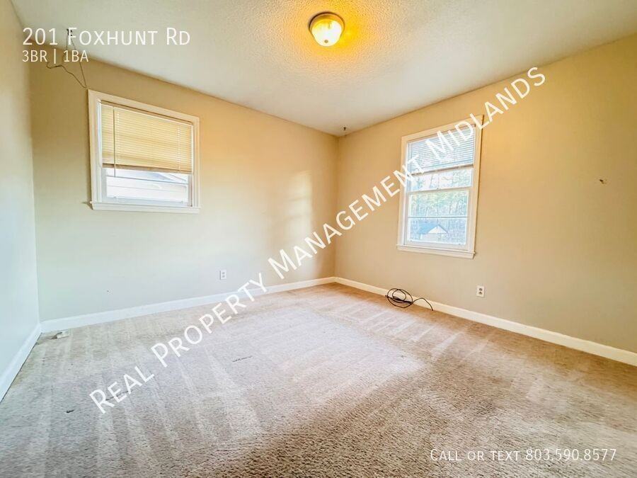 201 Fox Hunt Road - Photo 7 of 10