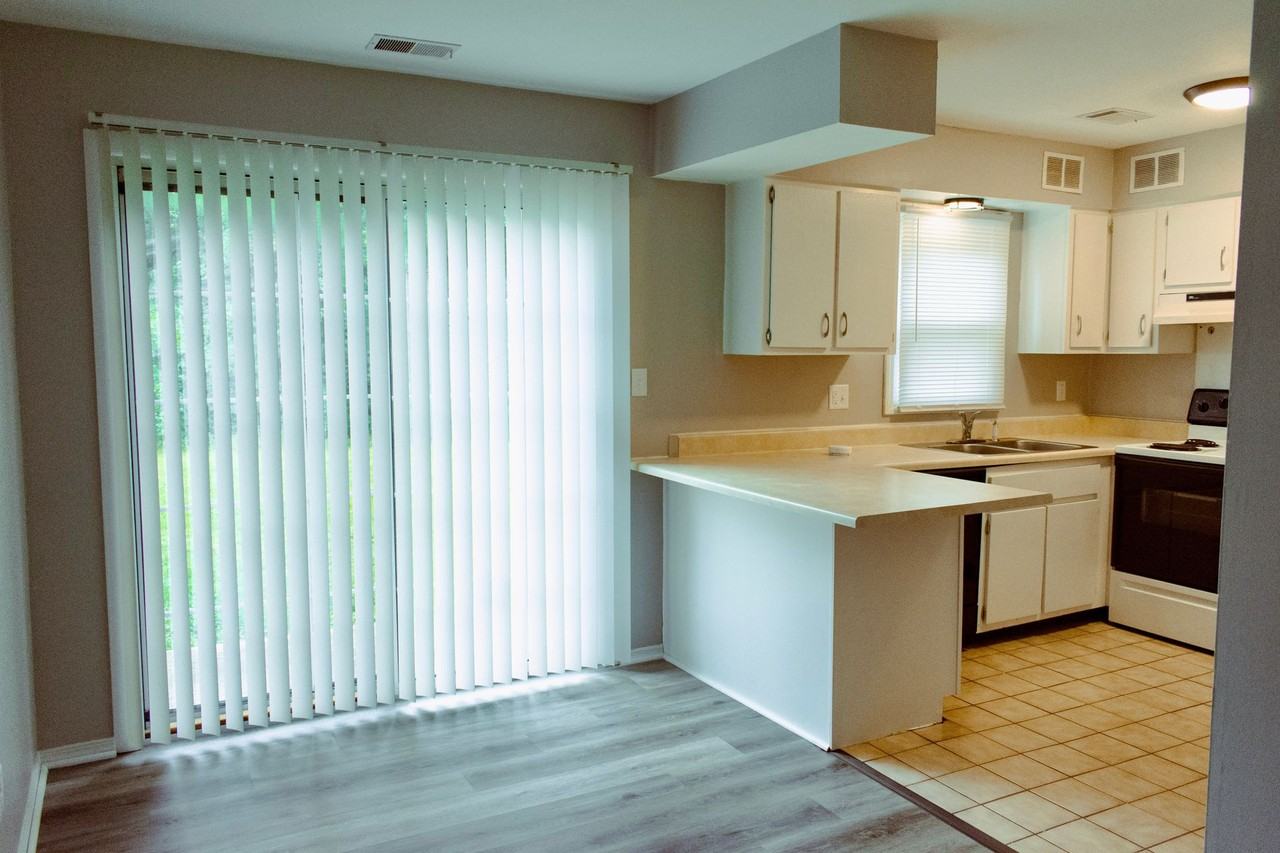 300 E 261 S - Photo 3 of 9