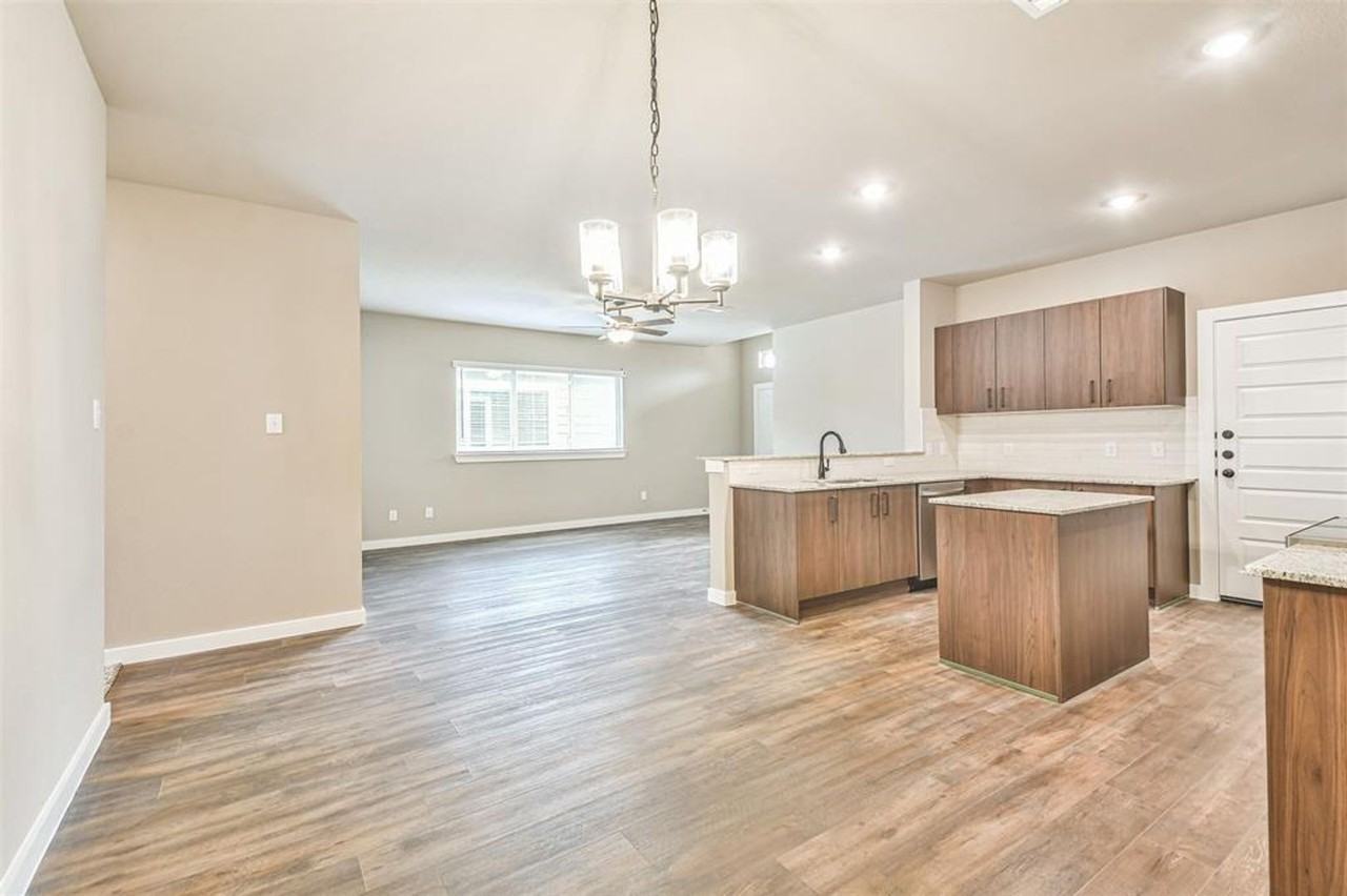 9896 Grosbeak Ln - Photo 3 of 8