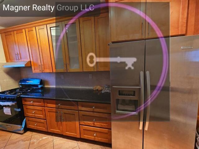 1504 Ocean Pkwy - Photo 2 of 10