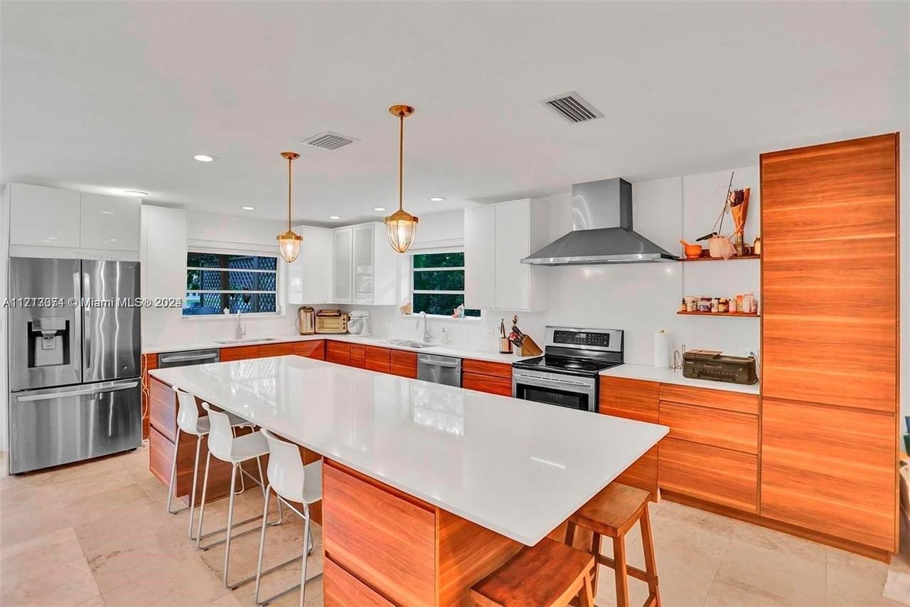 1850 Ne 118th Rd - Photo 4 of 22