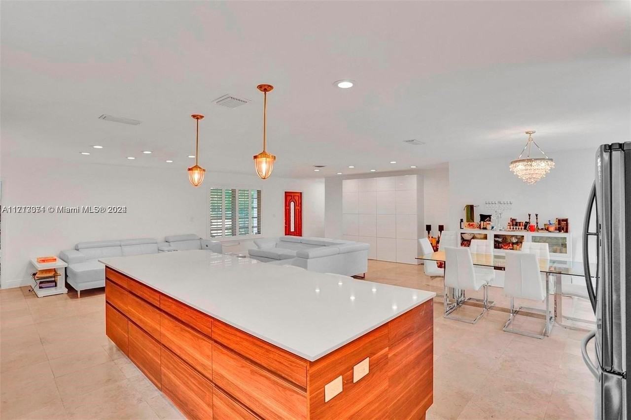 1850 Ne 118th Rd - Photo 5 of 22