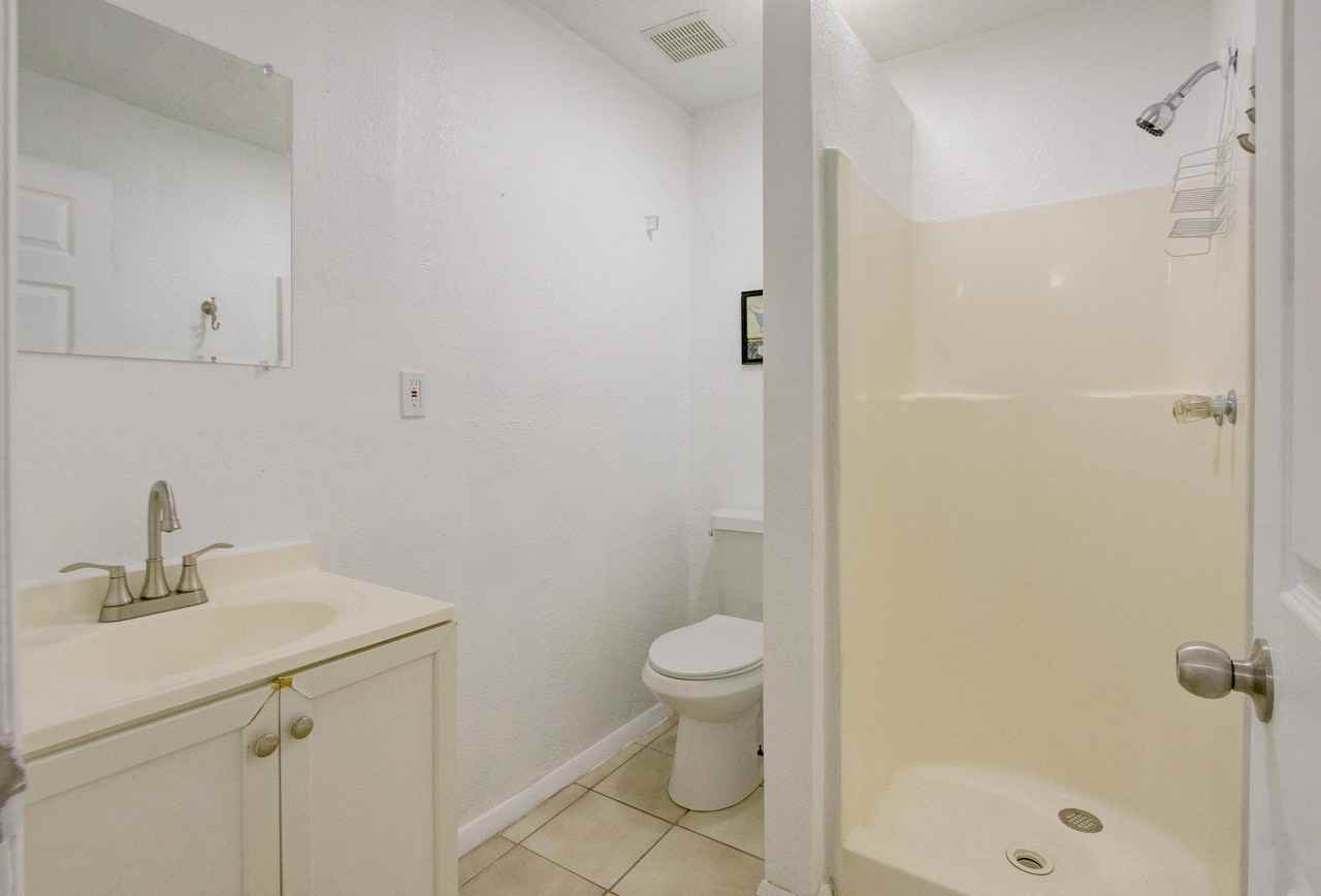 N 39th St - Photo 2 of 9