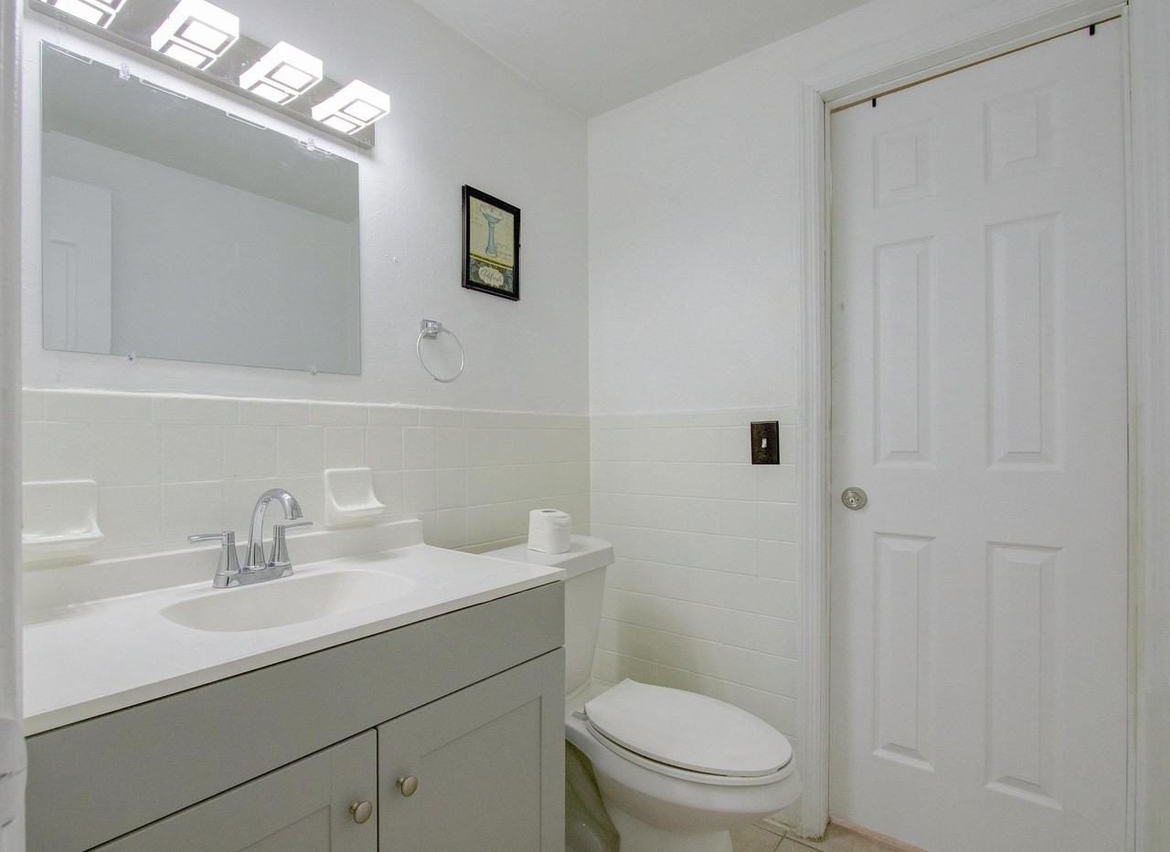 N 39th St - Photo 4 of 9