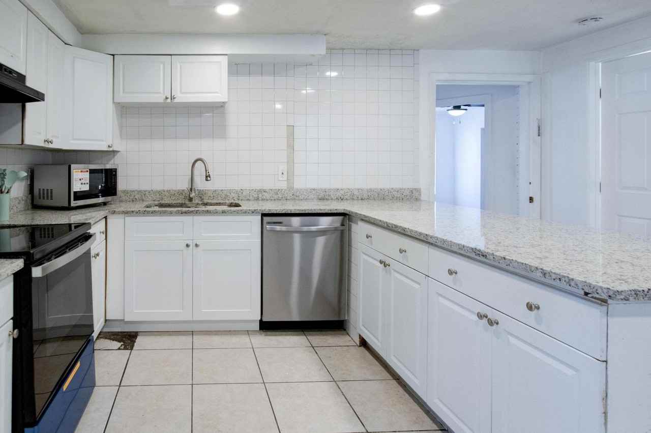 N 39th St - Photo 6 of 9