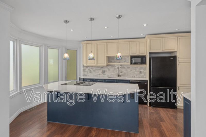 1930 Golfview Rd - Photo 3 of 29