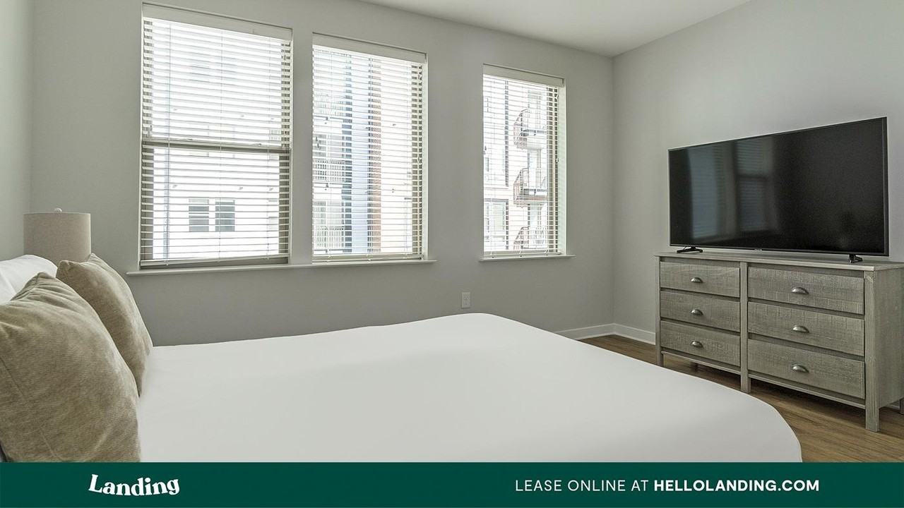 545 Foster Street - Photo 2 of 50