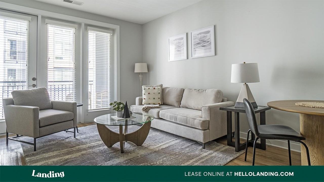 545 Foster Street - Photo 4 of 50